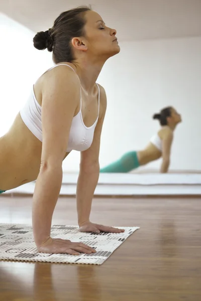 Yoga kvinna — Stockfoto