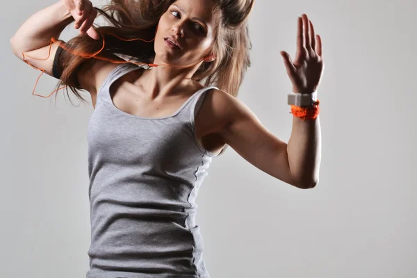 Hermosa mujer de fitness bailando, filmado en estudio —  Fotos de Stock
