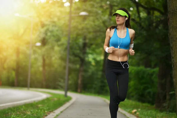 Beautiful fitness woman — Stock Photo, Image