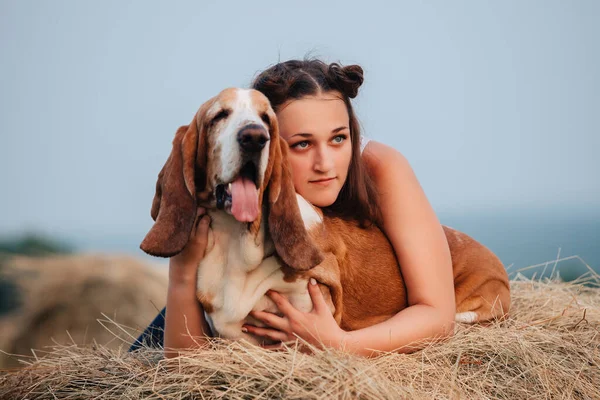 Young Adult Girl Walks Basset Hound Dog Nature Owner Hugs Telifsiz Stok Fotoğraflar