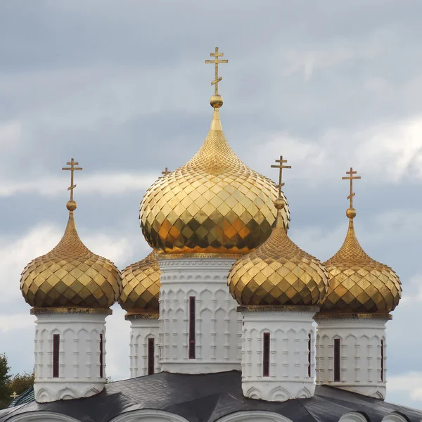 La iglesia cúpula —  Fotos de Stock