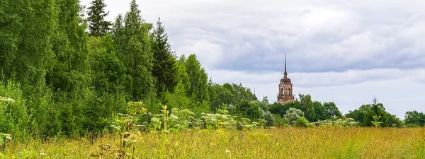 Paisaje Campanario Ortodoxo Abandonado Tramo Gorinskoe Provincia Kostroma Rusia Año —  Fotos de Stock