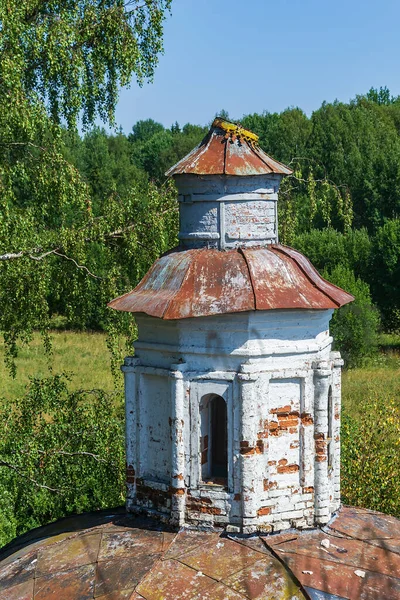 Ormanda Terk Edilmiş Bir Ortodoks Kilisesi Rusya Nın Kostroma Eyaletindeki — Stok fotoğraf