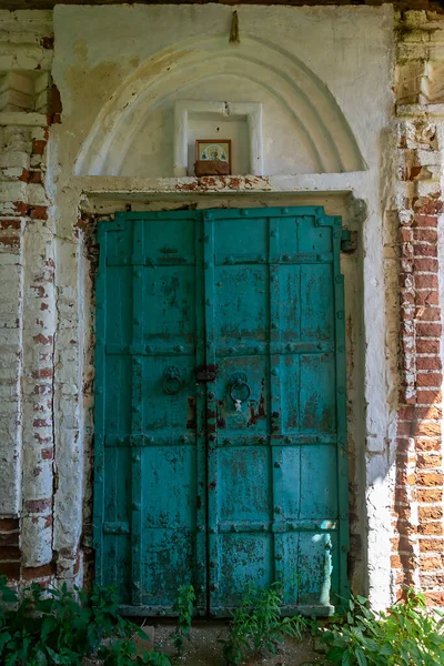 Vieja Puerta Verde Entrada Edificio —  Fotos de Stock