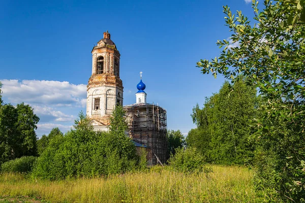 Vecchio Paesaggio Chiesa Ortodossa Chiesa Del Villaggio Pokrovskoye Provincia Kostroma — Foto Stock