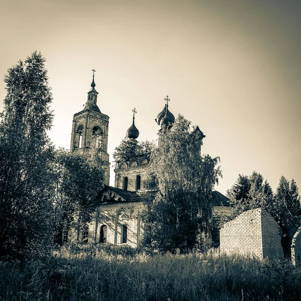 Opuštěný Pravoslavný Kostel Kostel Vesnice Nikolo Torzhok Provincie Kostroma Rusko — Stock fotografie