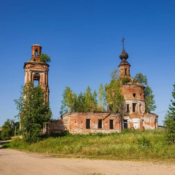 Eine Verlassene Orthodoxe Kirche Der Tempel Des Dorfes Luschki Provinz — Stockfoto