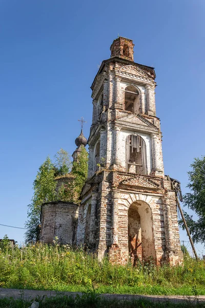 Uma Igreja Ortodoxa Abandonada Templo Aldeia Luzhki Província Kostroma Rússia — Fotografia de Stock