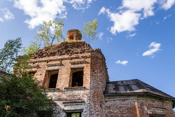 Una Iglesia Ortodoxa Abandonada Templo Del Pueblo Borodatov Provincia Kostroma —  Fotos de Stock