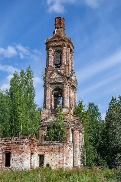 Verlaten Orthodoxe Klokkentoren Pokrovskaja Kerk Aan Rivier Letter Provincie Kostroma — Stockfoto