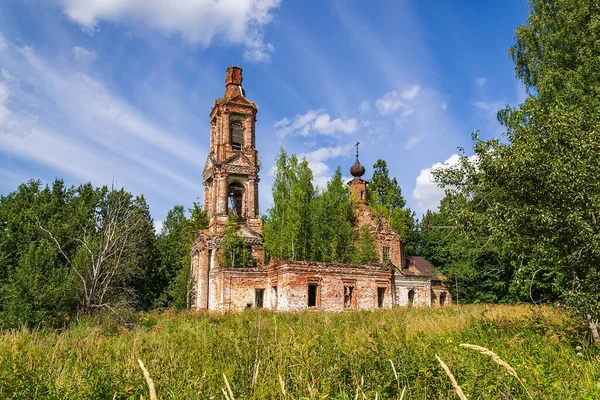 Iglesia Ortodoxa Abandonada Iglesia Pokrovskaya Río Letter Provincia Kostroma Rusia — Foto de Stock