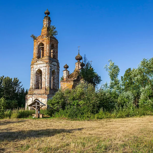 Chiesa Ortodossa Abbandonata Chiesa Del Villaggio Spasskoye Provincia Kostroma Russia — Foto Stock