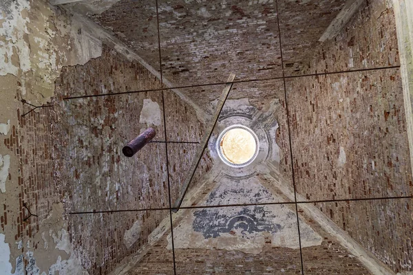 Εσωτερικό Ενός Εγκαταλελειμμένου Ορθόδοξου Ναού Εκκλησία Του Χωριού Zaluzhye Επαρχία — Φωτογραφία Αρχείου