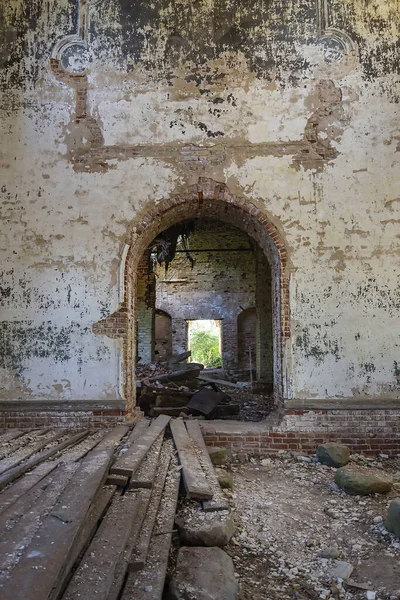 Interior Uma Igreja Ortodoxa Abandonada Igreja Aldeia Zaluzhye Província Kostroma — Fotografia de Stock