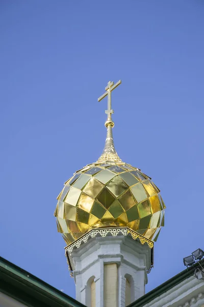 Dômes Avec Croix Église Résurrection Dans Ville Ples Sur Volga — Photo