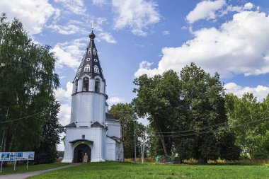 Ples şehrinin Çan Kulesi Volga Nehri, Rusya, Ivanovo bölgesi inşaat yılı 1699.