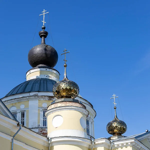 Kupoler Och Kors Den Ortodoxa Kyrkan Antagande Katedralen Mysjkin Jaroslavl — Stockfoto