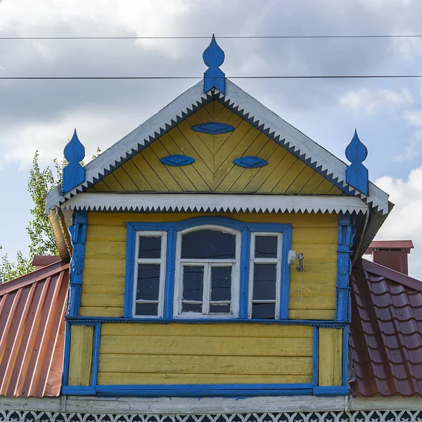Чердачная Надстройка Крыше Старого Дома — стоковое фото
