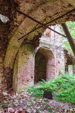 1830 'da inşa edilen terk edilmiş bir Ortodoks kilisesi olan Novografskoye Köyü Kilisesi, Kostroma Bölgesi, Rusya