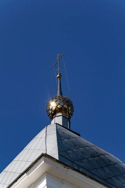 Ortodoks Kilisesi 'nin kubbeleri ve haçları, Varsayım Katedrali, Myshkin, Yaroslavl bölgesi, Rusya
