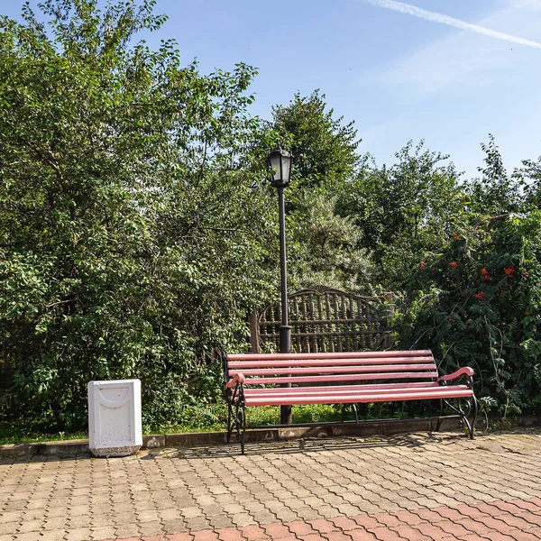 Uma Loja Rua Solitária Parque Cidade — Fotografia de Stock