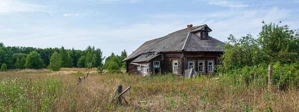 Zničené Domy Opuštěné Vesnici Kostroma Region Rusko — Stock fotografie