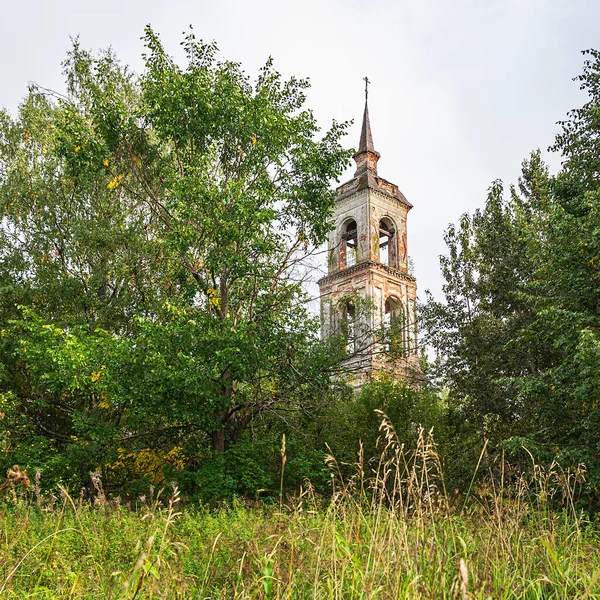 Egy Elhagyatott Ortodox Templom Harangtornya Smolnitsa Falusi Templom Kosztroma Régió — Stock Fotó