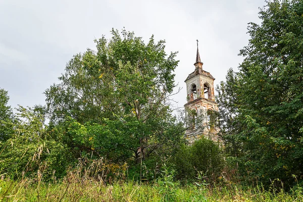 Zvonice Opuštěného Pravoslavného Kostela Vesnice Smolnitsa Kostel Kostroma Region Rusko — Stock fotografie