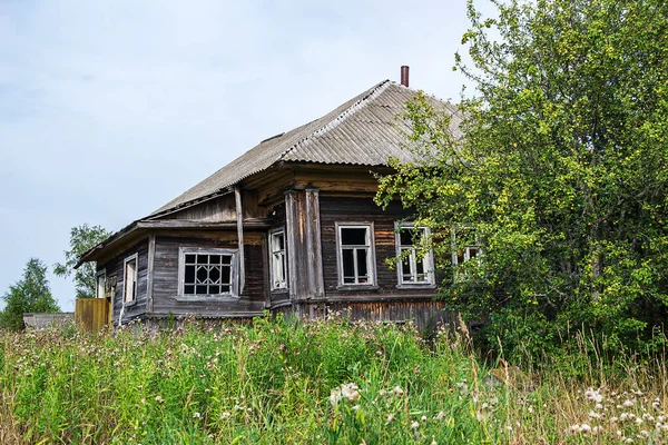 Zničené Domy Opuštěné Vesnici Kostroma Region Rusko — Stock fotografie