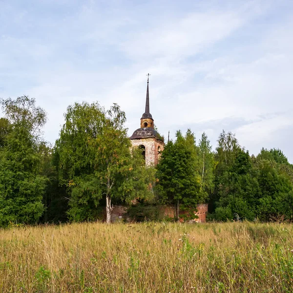 Gammal Övergiven Ortodox Kyrka Skogen Novografskoye Church Kostroma Region Ryssland — Stockfoto