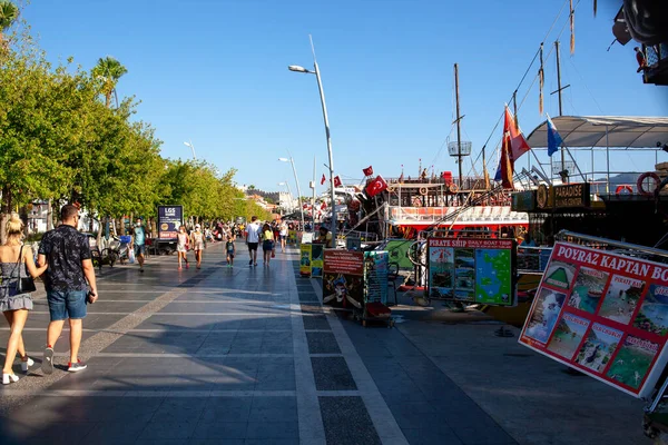 Tourists Walk Embankment Resort Town Marmaris Promenade Street Marmaris Marine — Zdjęcie stockowe