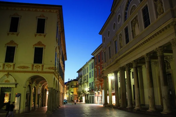 Night scene of Como, Italy — Stock Photo, Image