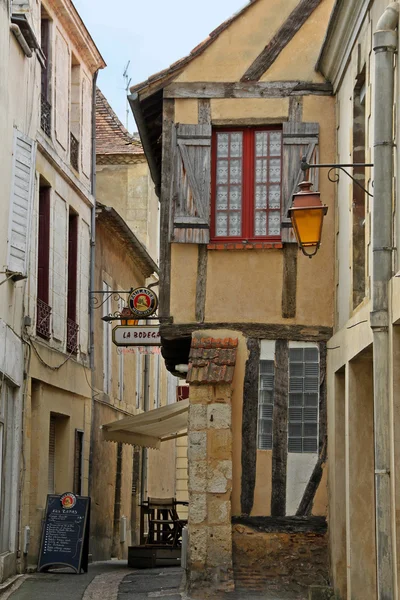 Velhas ruas de paralelepípedos de Bergerac, França — Fotografia de Stock