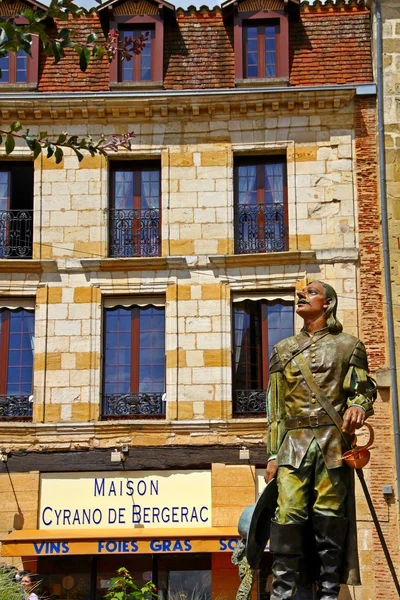 Monumento a Cyrano de Bergerac en Bergerac, Francia Imagen de archivo