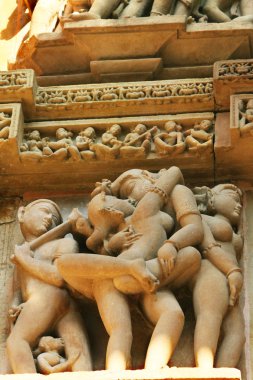 erotik basrelief kajuraho Tapınağı