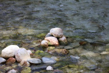 Yunanistan 'ı keşfeden Acherontas nehri yaz tatillerinde Yunanistan' ın doğasında yüksek kalite büyük metal baskılar barındırıyor.
