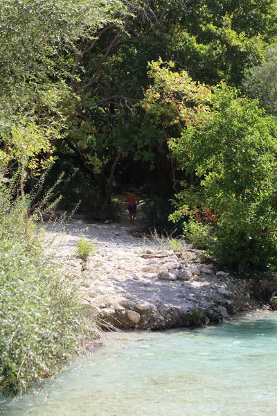 ギリシャの休日の気分を探索するアケロント川夏旅行素晴らしいギリシャの自然景観背景で高品質の大きなサイズのプリント — ストック写真