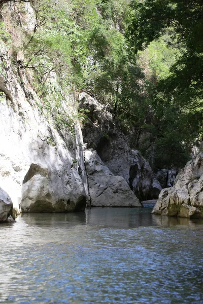 ギリシャの休日の気分を探索するアケロント川夏は素晴らしいギリシャの自然景観を旅する高品質の大きなサイズの金属プリント — ストック写真