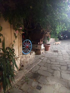 Atina 'nın eski Monastiraki Meydanı ve Plaka antik yol yürüyüşü arka plan yüksek kaliteli baskılar