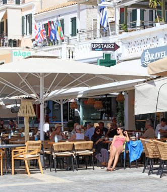 Parga, Yunanistan, 12 Eylül 2022. Arka plan baskılarını araştırıyoruz.