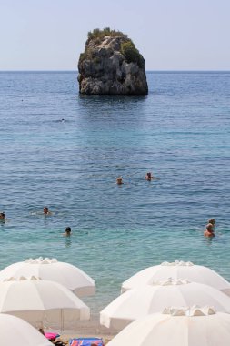 Parga, Yunanistan, 12 Eylül 2022. Arka plan baskılarını araştırıyoruz.