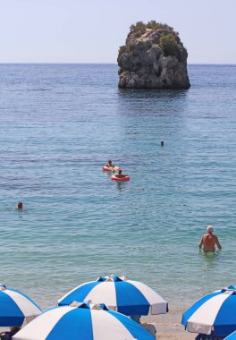 Parga, Yunanistan, 12 Eylül 2022. Arka plan baskılarını araştırıyoruz.