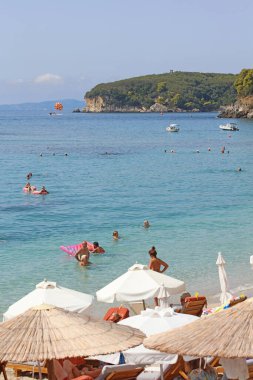 Parga, Yunanistan, 12 Eylül 2022. Arka plan baskılarını araştırıyoruz.