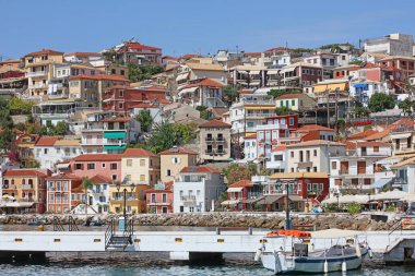 Parga kenti Yunanistan Güzel eski renkli bina keşfi Arka planda seyahat yüksek kaliteli baskılar