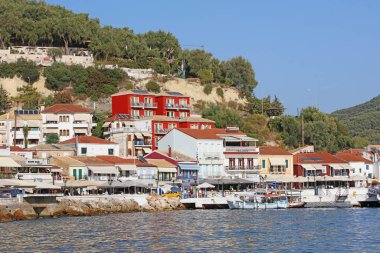 Parga kenti Yunanistan Güzel eski renkli bina keşfi Arka planda seyahat yüksek kaliteli baskı