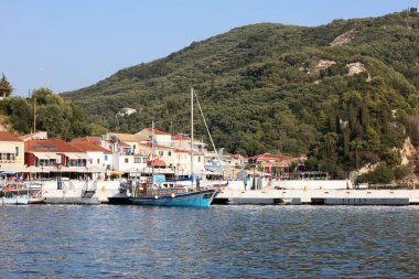 Parga kenti Yunanistan Güzel eski renkli bina keşfi Arka planda seyahat yüksek kaliteli baskı