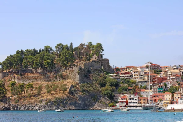 Parga kenti Yunanistan Güzel eski renkli bina keşfi Arka planda seyahat yüksek kaliteli baskı