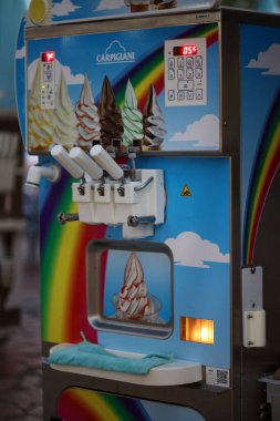 Sarande, Arnavutluk, 16 Eylül 2022 Güzel şehir manzarası yüksek kaliteli büyük boy seyahat baskısı