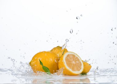 limon, su sıçrama