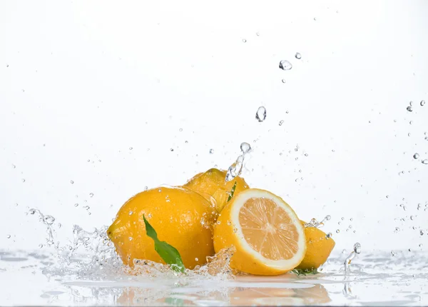 Lime, water splash — Stock Photo, Image